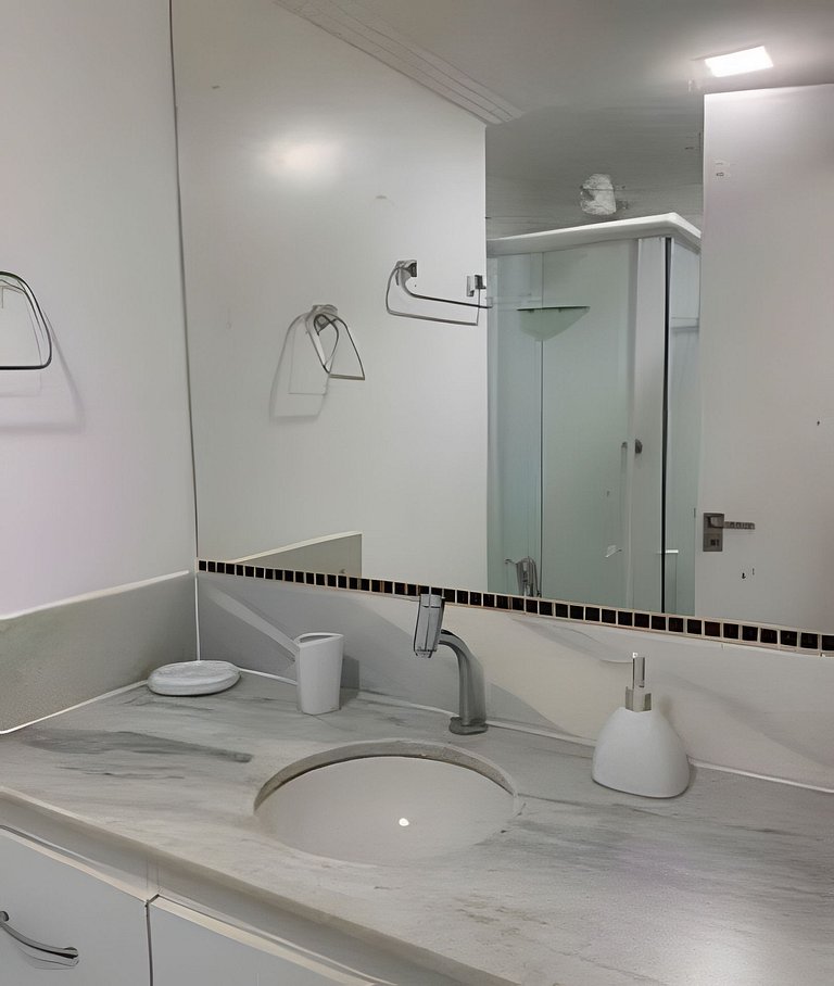 Duplex - vista panorâmica  mar, piscina