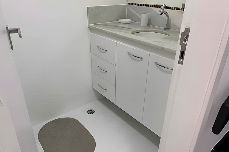 Duplex - vista panorâmica  mar, piscina