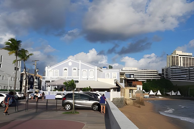 Duplex - vista panorâmica  mar, piscina