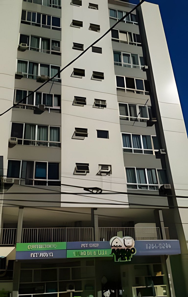 100m do Porto da Barra! Apto 1/4