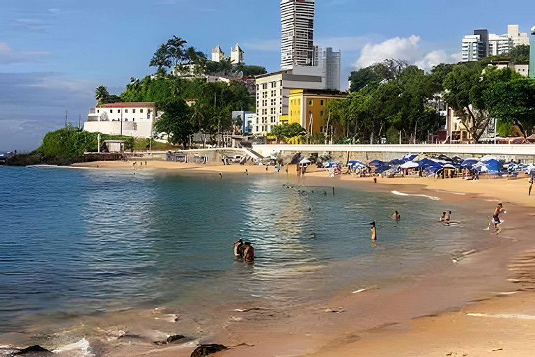 100m do Porto da Barra! Apto 1/4