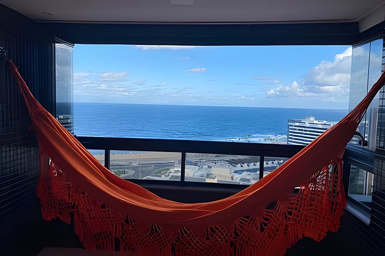 Apartamento com vista mar incrível e piscina