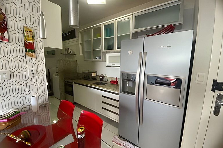 Apartamento com vista mar incrível e piscina