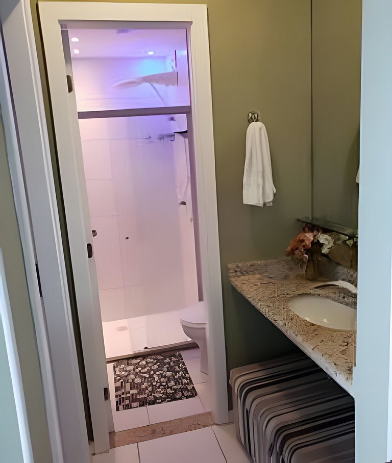 Apartamento com vista mar incrível e piscina