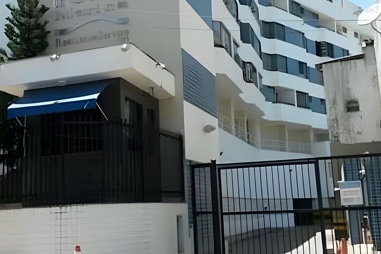 Rio Vermelho: Conforto, Piscina e a 200m da Praia!