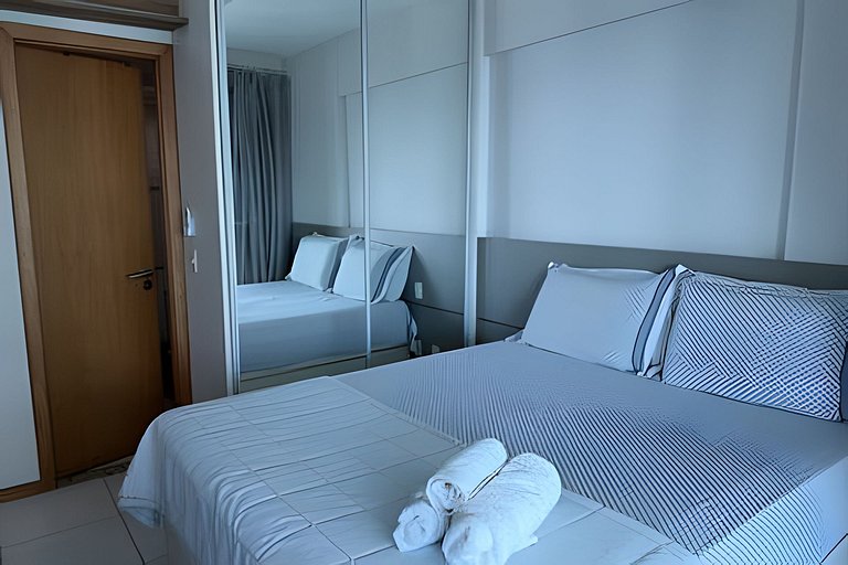 Vista Mar na Barra: Conforto, Piscina e Garagem