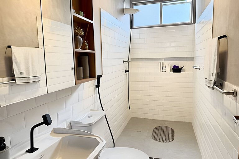 Confortável, proximo do Farol da Barra