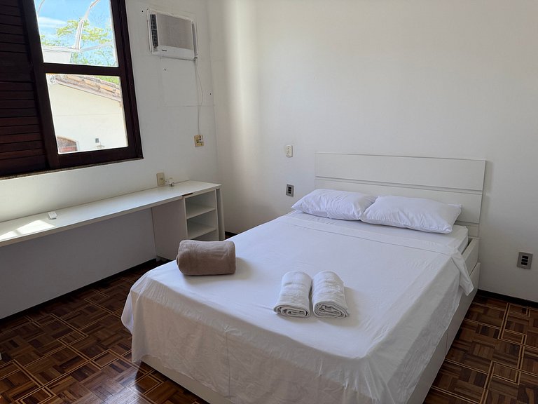 Refúgio com Piscina: 3 Quartos, Conforto Total!