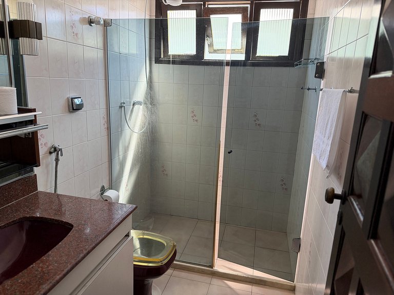 Refúgio com Piscina: 3 Quartos, Conforto Total!