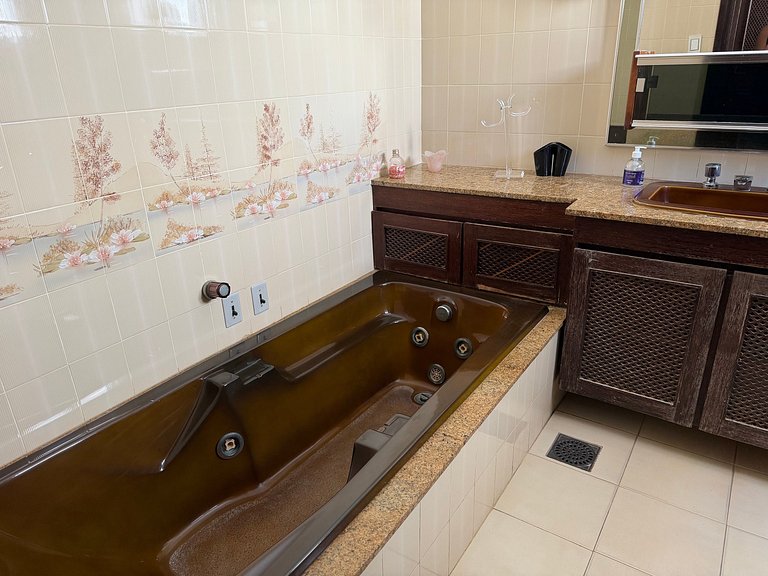 Refúgio com Piscina: 3 Quartos, Conforto Total!