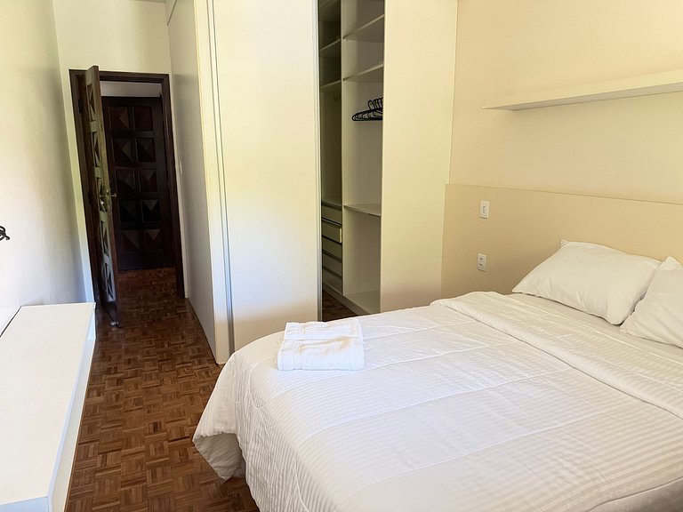 Refúgio com Piscina: 3 Quartos, Conforto Total!