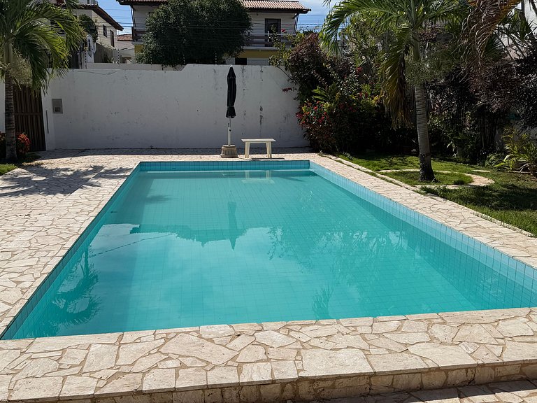 Refúgio com Piscina: 3 Quartos, Conforto Total!