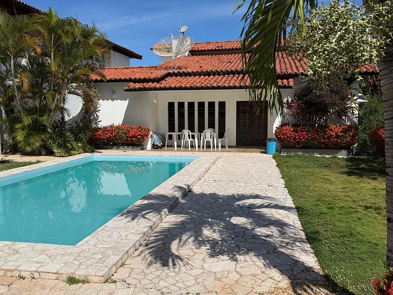 Refúgio com Piscina: 3 Quartos, Conforto Total!