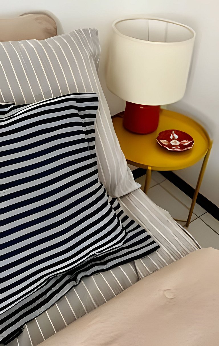 Apartamento com decoração sofisticada no Rio Vermelho