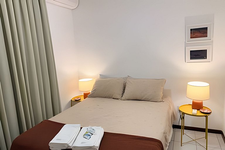Apartamento com decoração sofisticada no Rio Vermelho