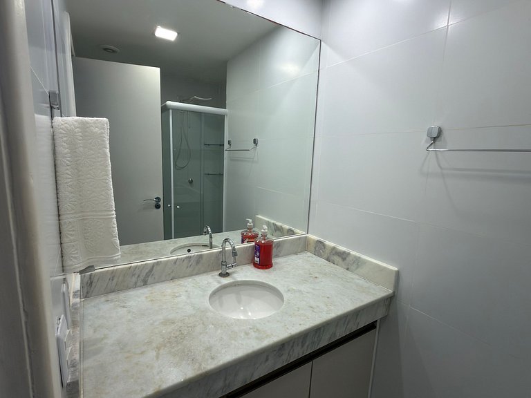 Rio Vermelho: Conforto, Piscina e a 200m da Praia!