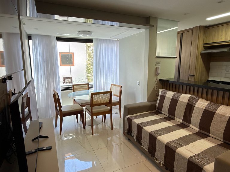 Rio Vermelho: Conforto, Piscina e a 200m da Praia!