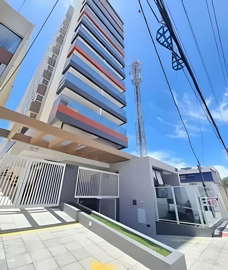 Compacto & Completo: Piscina, Academia