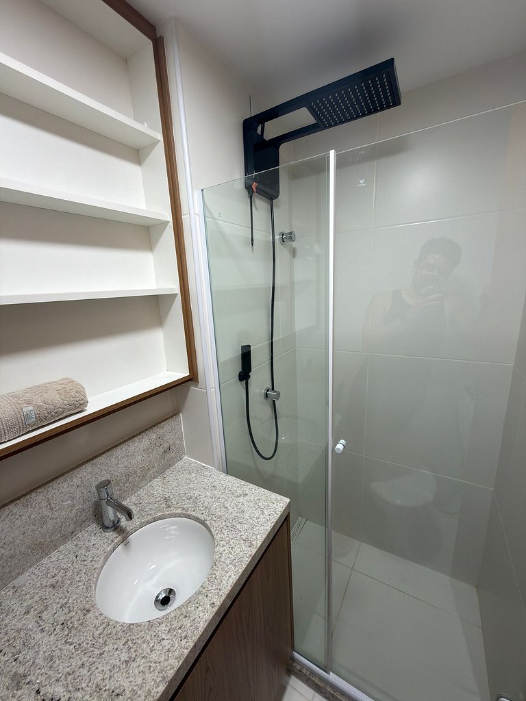 Compacto & Completo: Piscina, Academia